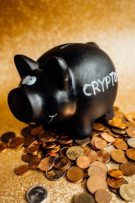 Crypto piggy bank (Photo by Alesia Kozik from Pexels)